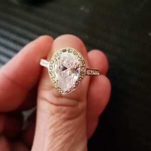 Stunning Avon Pear Shaped Cubic Zirconia Halo Ring Clear Multiple Sizes